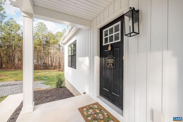 1229 PEACH GROVE RD, Louisa, VA 23093