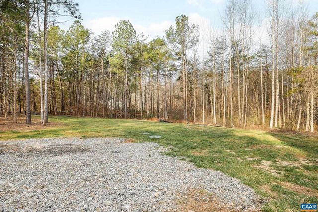 1229 PEACH GROVE RD, Louisa, VA 23093