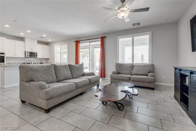 9273 Bluemist Falls Street, Las Vegas, NV 89123