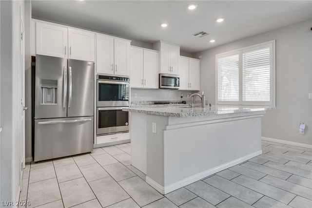 9273 Bluemist Falls Street, Las Vegas, NV 89123