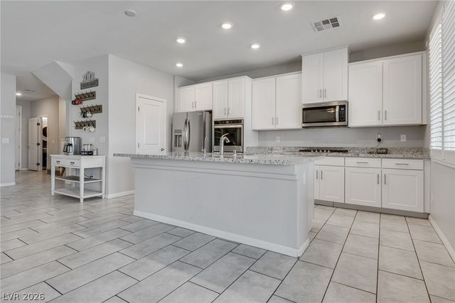 9273 Bluemist Falls Street, Las Vegas, NV 89123
