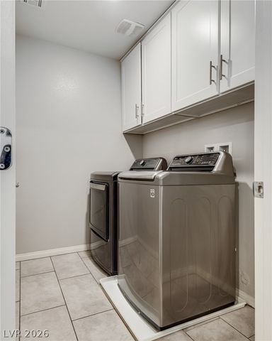 9273 Bluemist Falls Street, Las Vegas, NV 89123