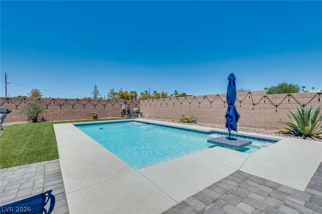 9273 Bluemist Falls Street, Las Vegas, NV 89123
