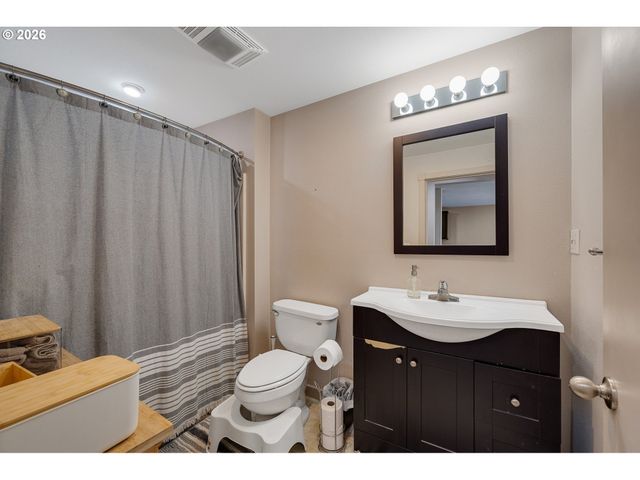 3802 MAPLE Ln, Tillamook, OR 97141