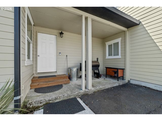 3802 MAPLE Ln, Tillamook, OR 97141
