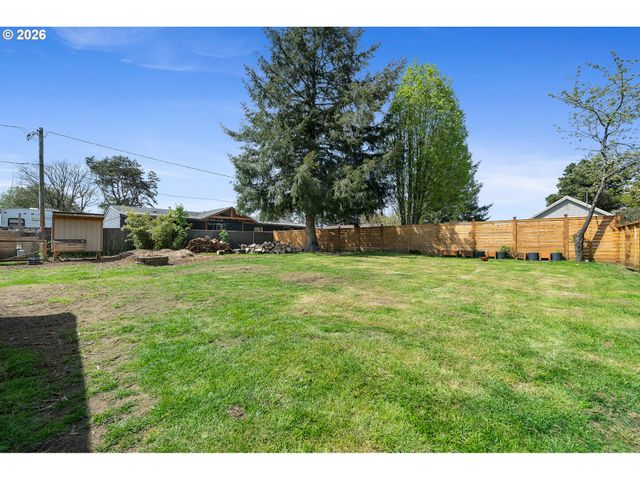 3802 MAPLE Ln, Tillamook, OR 97141