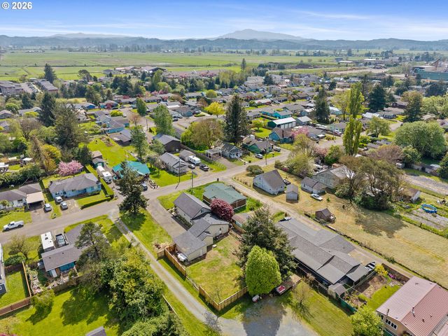 3802 MAPLE Ln, Tillamook, OR 97141