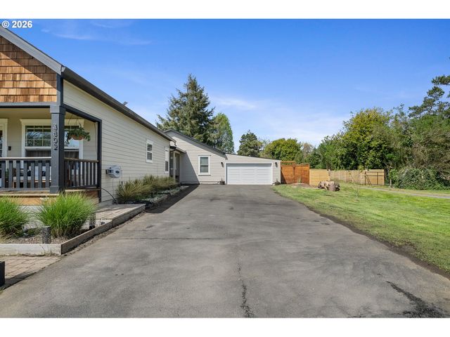 3802 MAPLE Ln, Tillamook, OR 97141