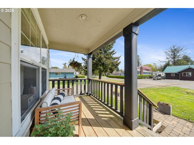 3802 MAPLE Ln, Tillamook, OR 97141