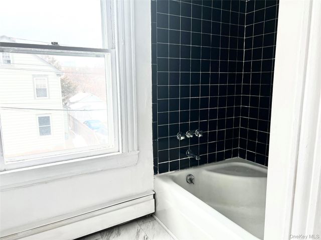 177 Franklin Avenue 2nd Fl, Sea Cliff, NY 11579