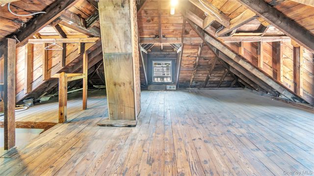 177 Franklin Avenue 2nd Fl, Sea Cliff, NY 11579