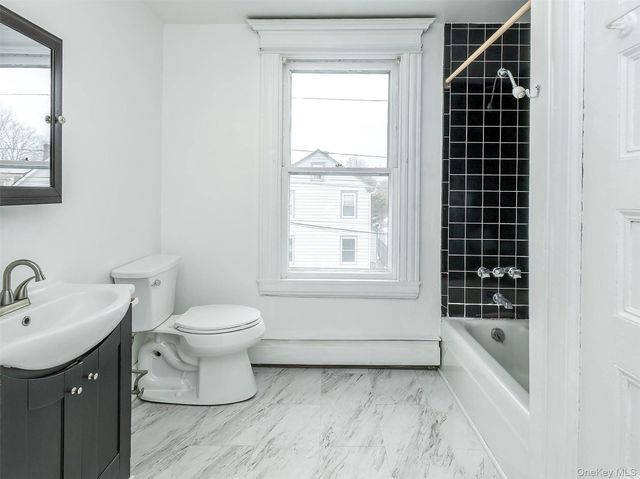 177 Franklin Avenue 2nd Fl, Sea Cliff, NY 11579