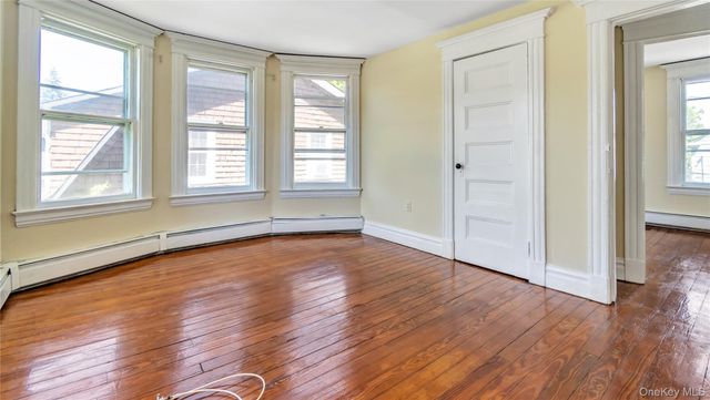 177 Franklin Avenue 2nd Fl, Sea Cliff, NY 11579