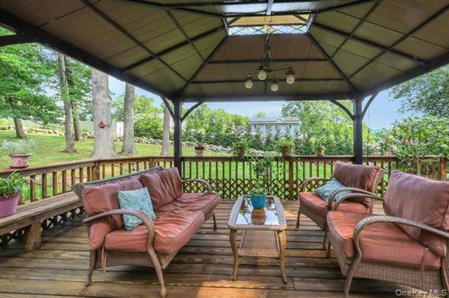 4 Liberty Circle, New City, NY 10956