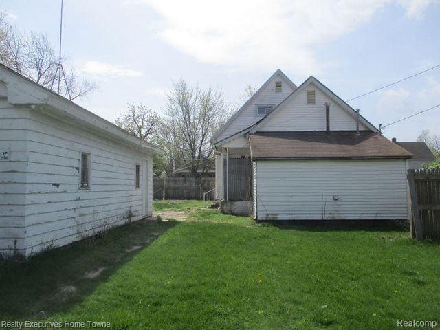 831 BANCROFT Street, Port Huron, MI 48060