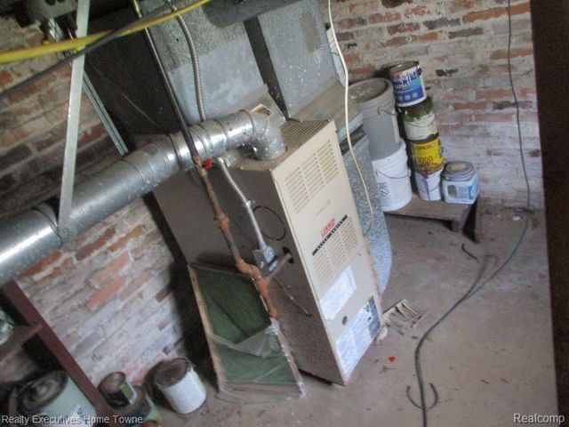 831 BANCROFT Street, Port Huron, MI 48060