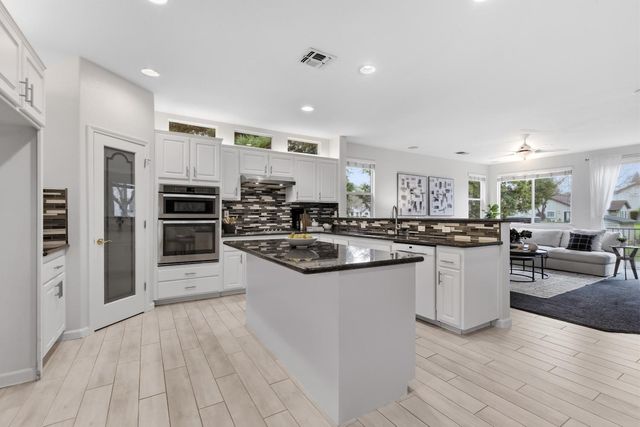 3361 Swallows Nest Ln, Sacramento, CA 95833