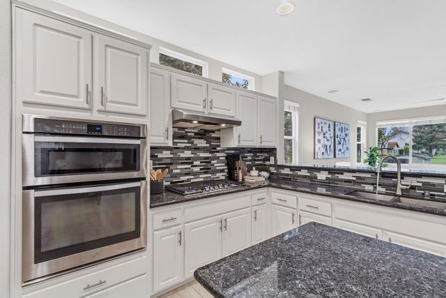 3361 Swallows Nest Ln, Sacramento, CA 95833