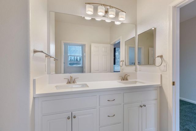 3361 Swallows Nest Ln, Sacramento, CA 95833