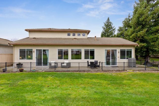 3361 Swallows Nest Ln, Sacramento, CA 95833