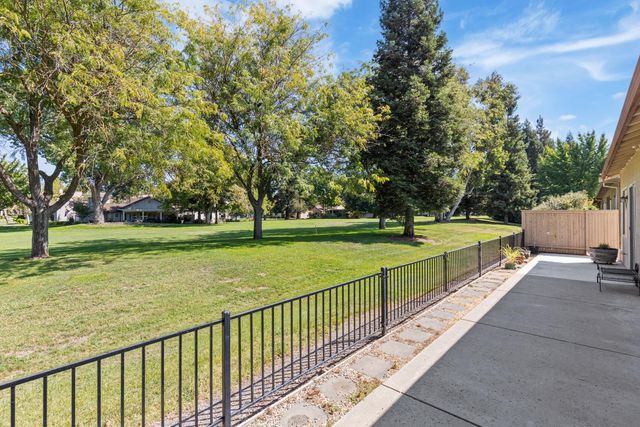 3361 Swallows Nest Ln, Sacramento, CA 95833