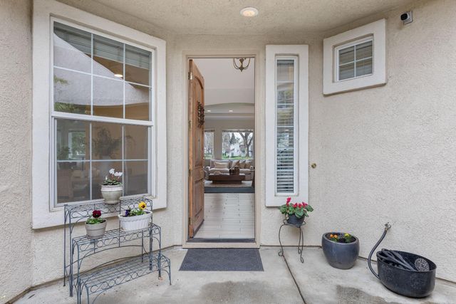 3361 Swallows Nest Ln, Sacramento, CA 95833