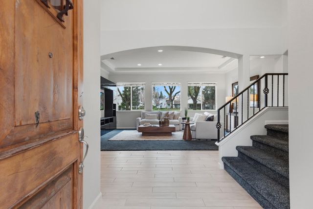 3361 Swallows Nest Ln, Sacramento, CA 95833