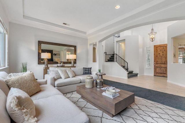 3361 Swallows Nest Ln, Sacramento, CA 95833