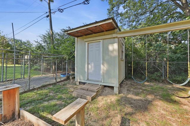 6 Meadowbrook Drive, Conway, AR 72032