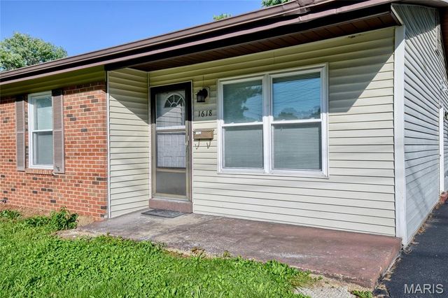 1618 Patterson Road, Florissant, MO 63031