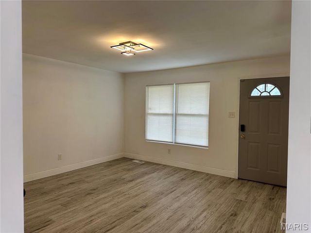 1618 Patterson Road, Florissant, MO 63031