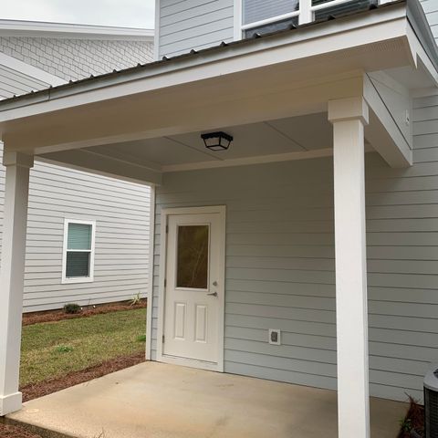 142 N Sand Palm Road, Freeport, FL 32439