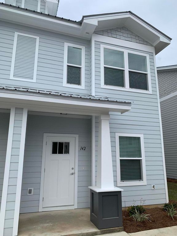 142 N Sand Palm Road, Freeport, FL 32439