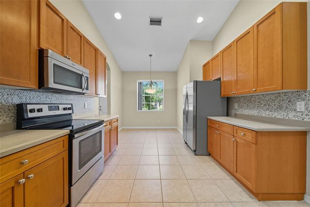 11724 HOLLY CREEK DRIVE, Riverview, FL 33569