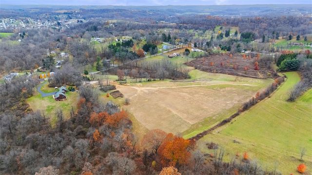 33 Orchard Drive, Sewickley Twp, PA 15637