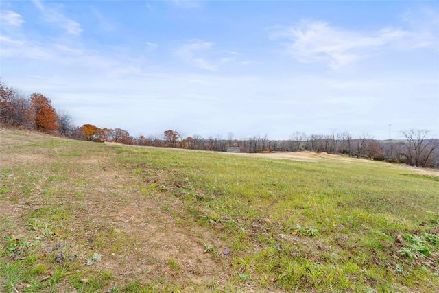 33 Orchard Drive, Sewickley Twp, PA 15637