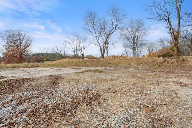 33 Orchard Drive, Sewickley Twp, PA 15637