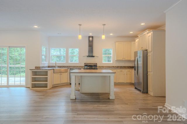 17 Berry Hill Road, Asheville, NC 28806