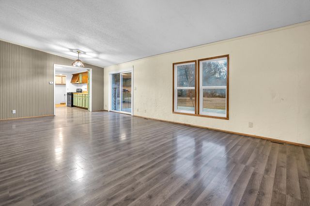 14865 Heritage Drive W, Wheatfield, IN 46392