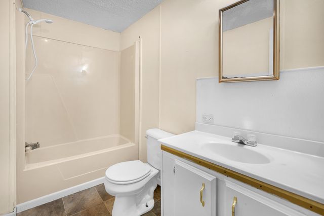 14865 Heritage Drive W, Wheatfield, IN 46392