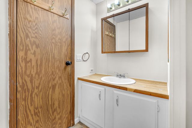 14865 Heritage Drive W, Wheatfield, IN 46392