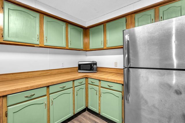 14865 Heritage Drive W, Wheatfield, IN 46392