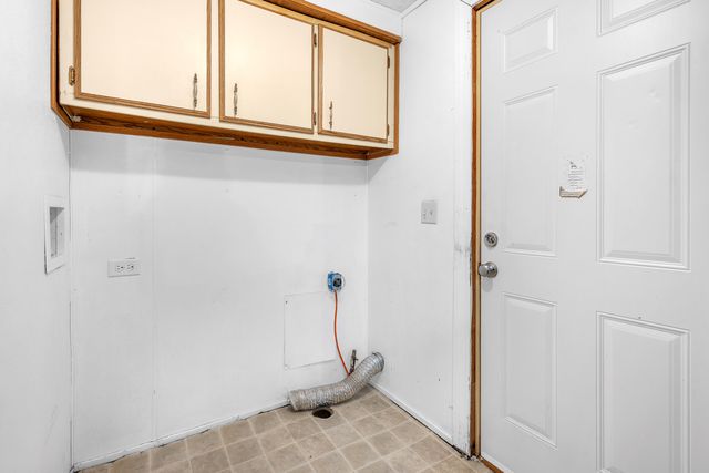 14865 Heritage Drive W, Wheatfield, IN 46392