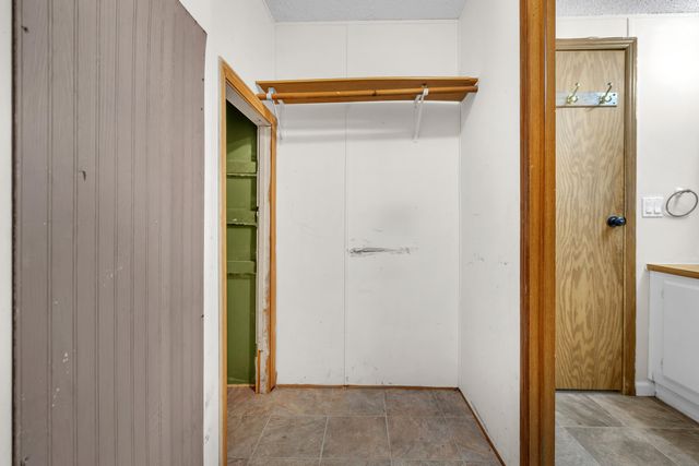 14865 Heritage Drive W, Wheatfield, IN 46392