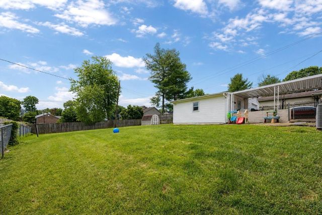 3006 Lynnwood Drive, Paris, KY 40361