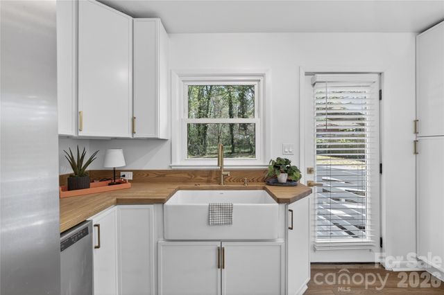 5412 Milhaven Lane, Charlotte, NC 28269