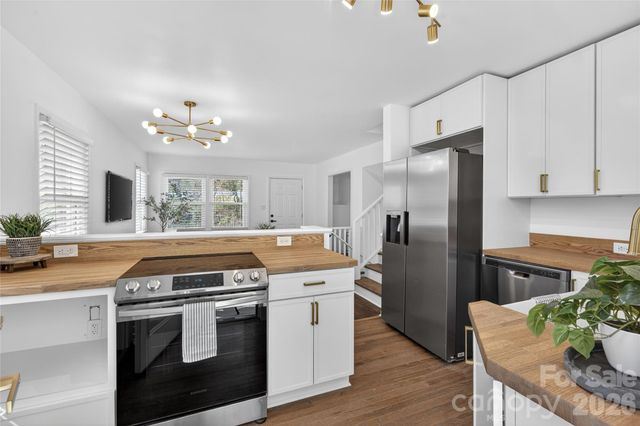 5412 Milhaven Lane, Charlotte, NC 28269