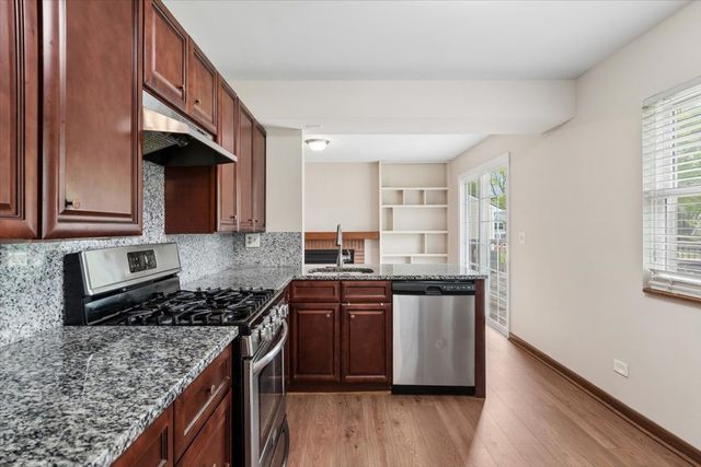 1440 CARLETON Avenue, Naperville, IL 60565
