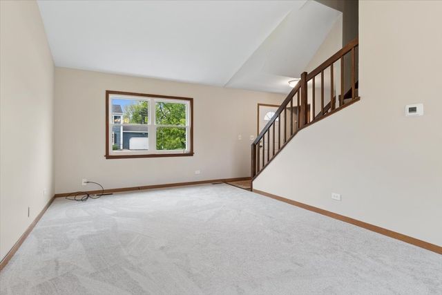 1440 CARLETON Avenue, Naperville, IL 60565