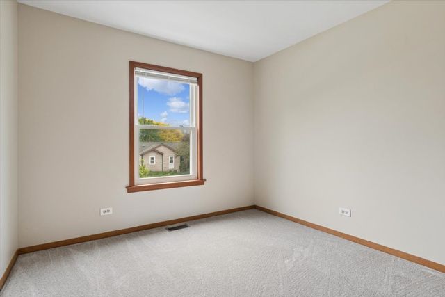 1440 CARLETON Avenue, Naperville, IL 60565
